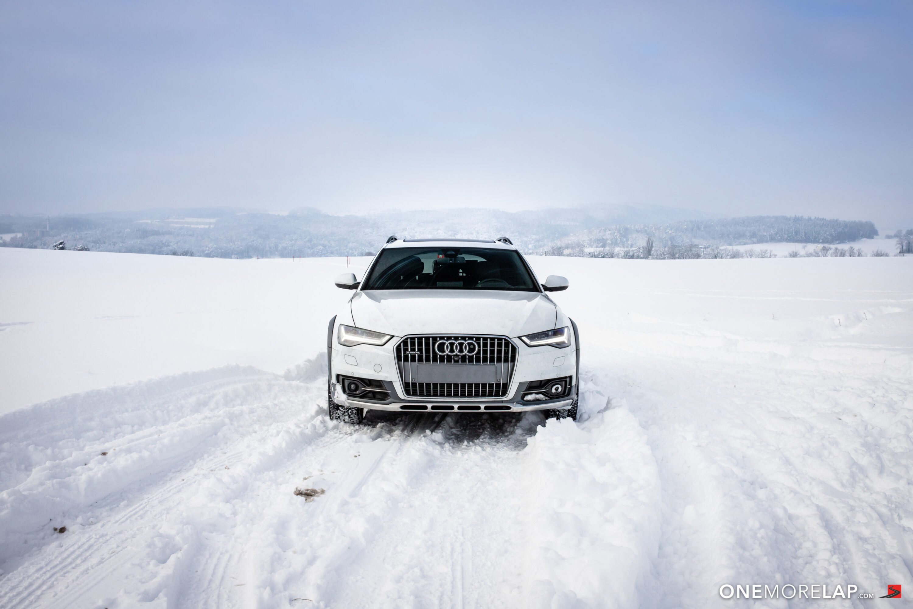 Audi A6 Allroad 3.0 BiTDI Quattro (4G C7 Facelift 2015) in Gletscherweiss / Glacierwhite im Schnee