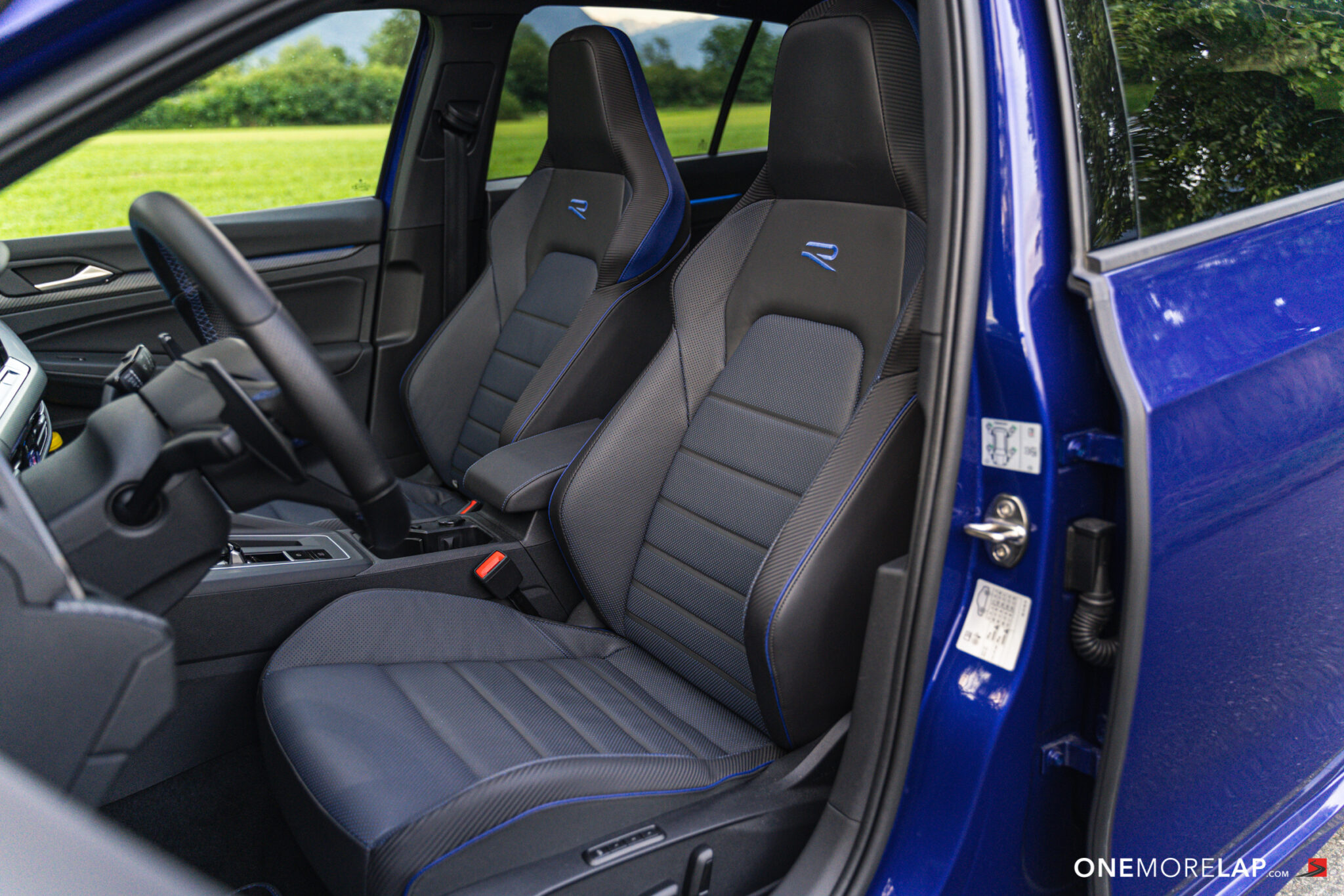 VW Golf 8 R mit Performance Paket Roadtrip im Test / Fahrbericht Der