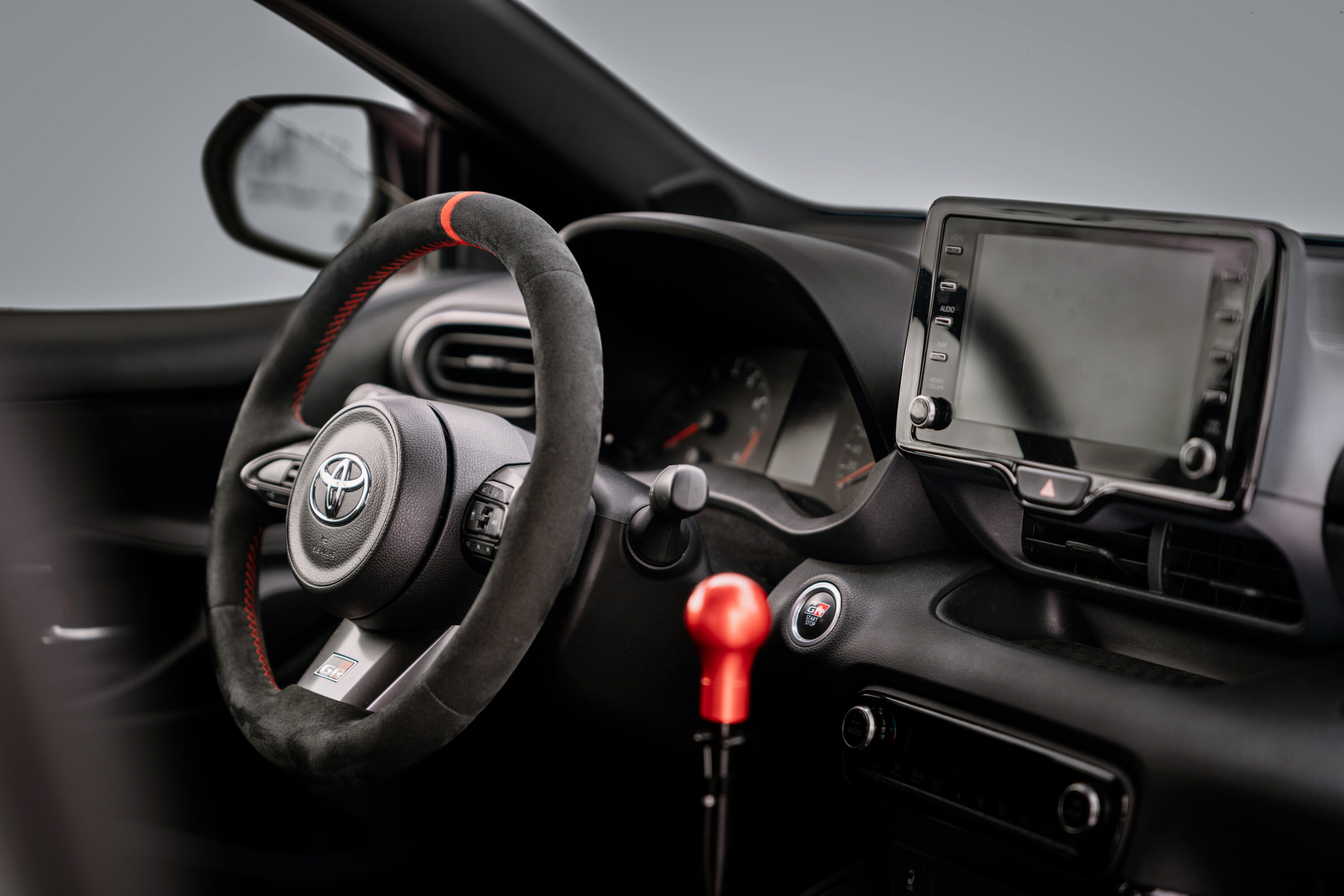 Eis-Tanz auf 2383 Metern: Mit dem Toyota GR Yaris quer über den gesperrten Flüelapass