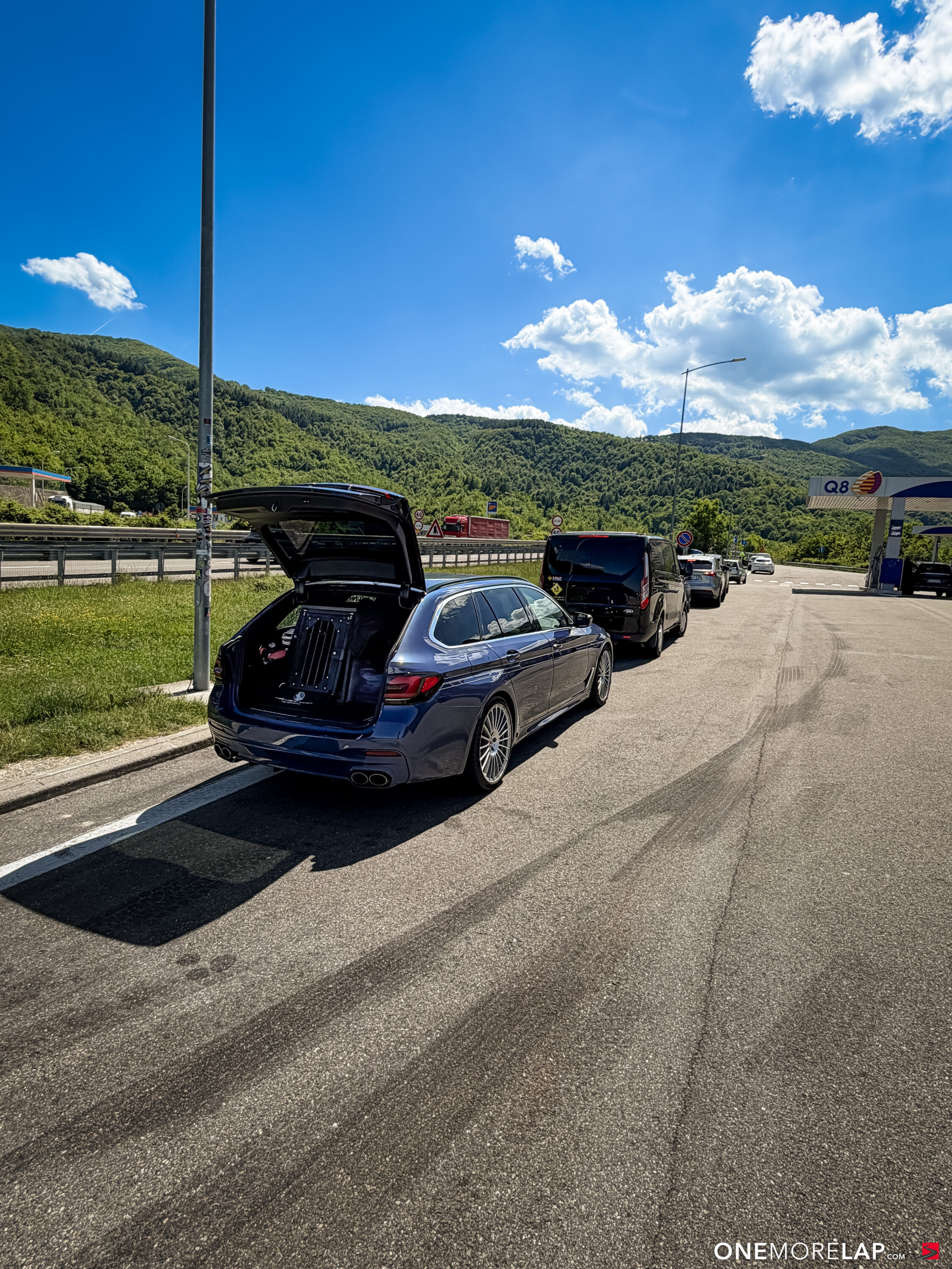 Ferien im falschen Monte Carlo: Mit dem Alpina B5 durch die Toskana, wo kein Bordstein sicher ist