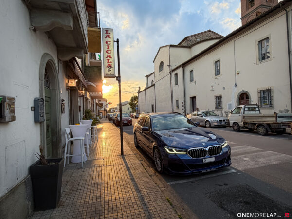Ferien im falschen Monte Carlo: Mit dem Alpina B5 durch die Toskana, wo kein Bordstein sicher ist