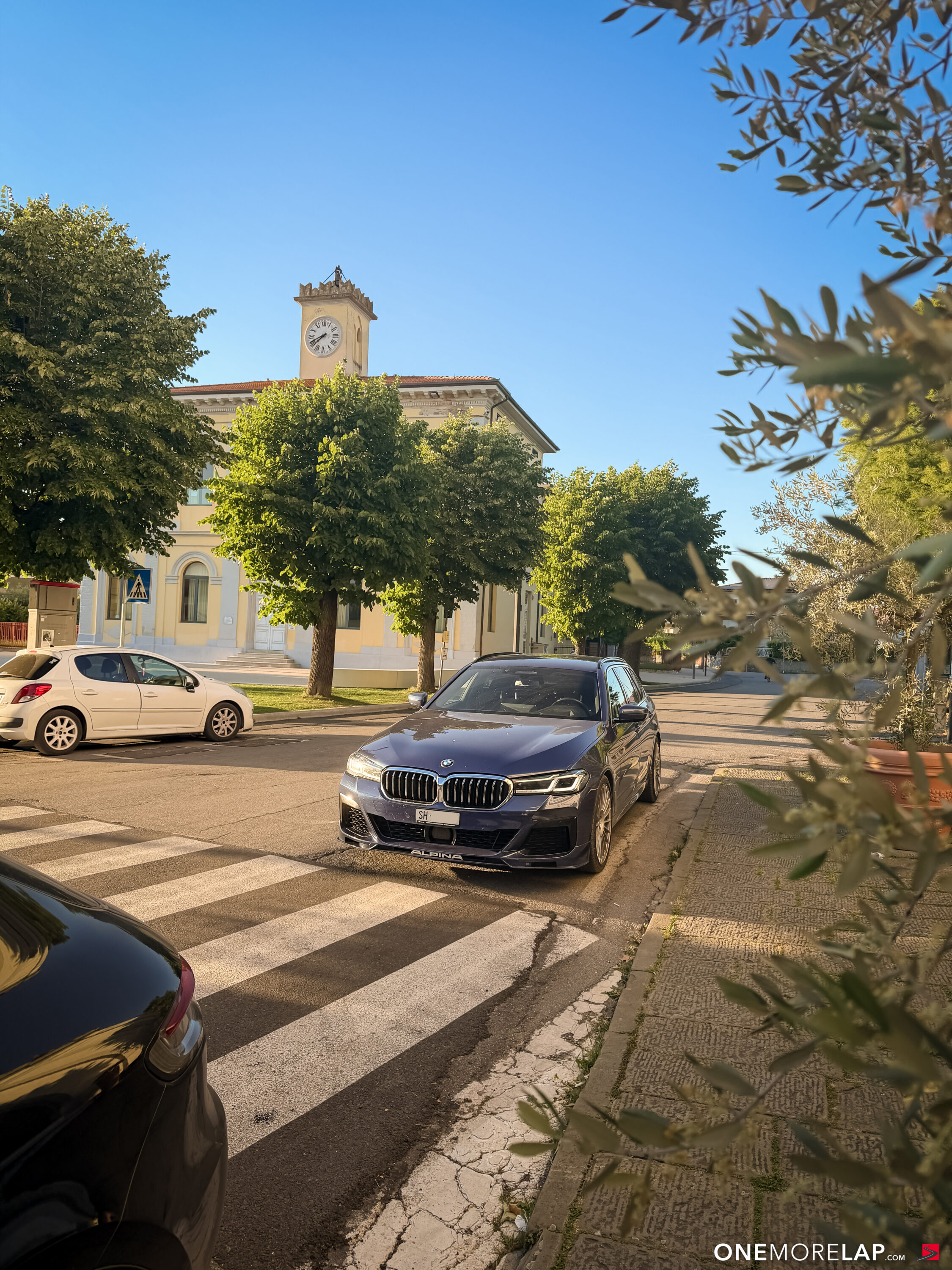 Ferien im falschen Monte Carlo: Mit dem Alpina B5 durch die Toskana, wo kein Bordstein sicher ist