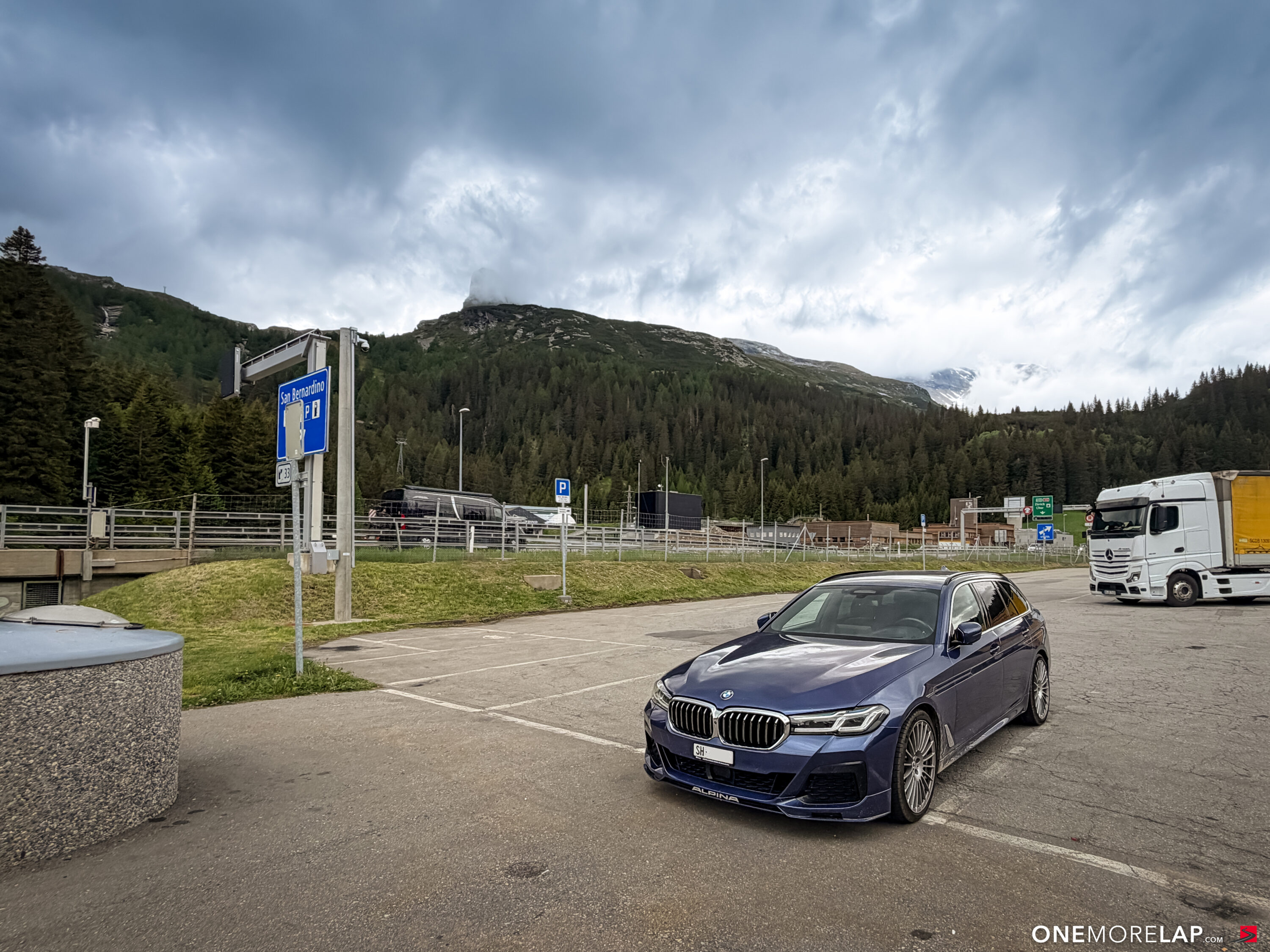Ferien im falschen Monte Carlo: Mit dem Alpina B5 durch die Toskana, wo kein Bordstein sicher ist