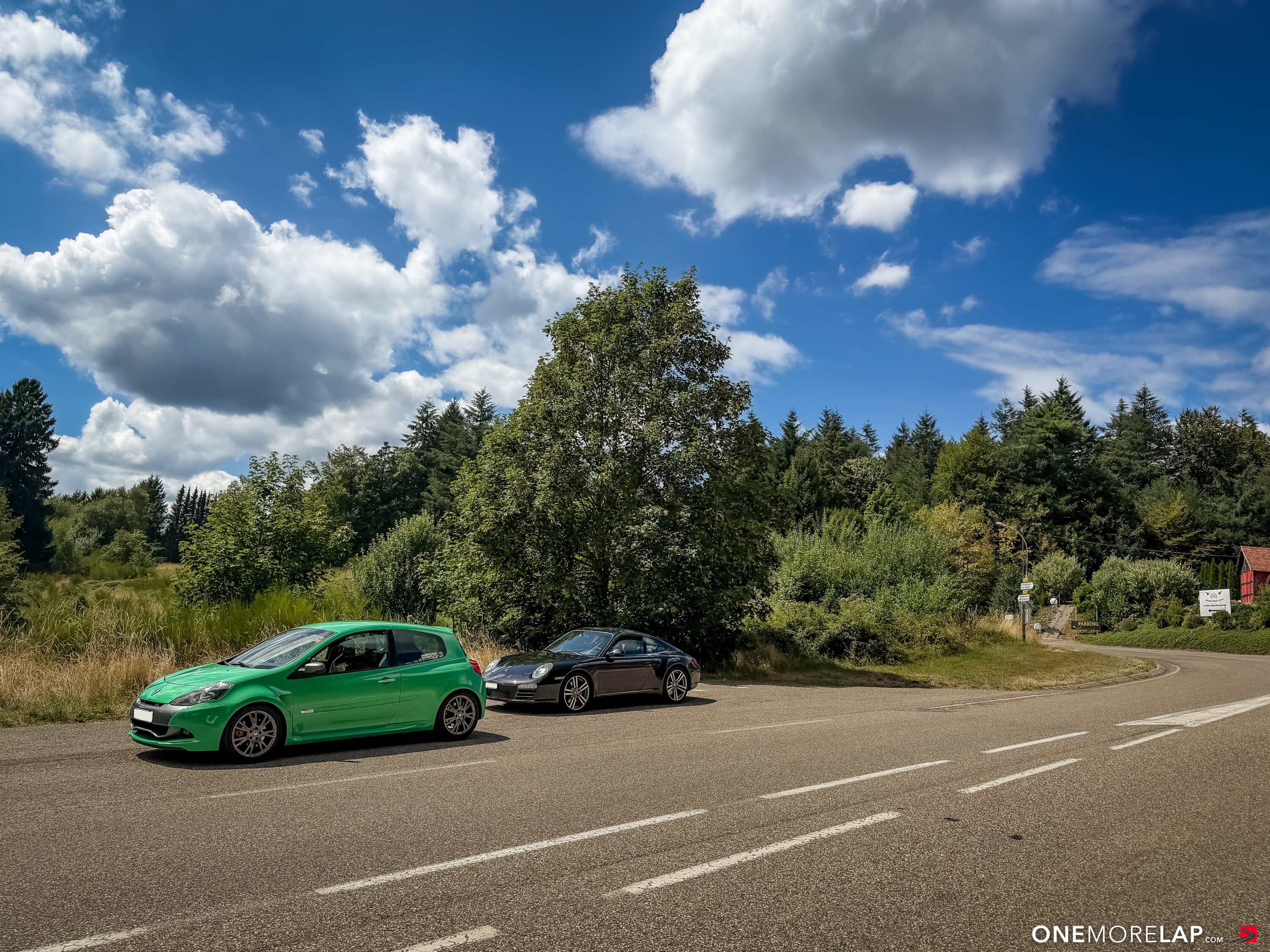 Zwei Sauger über die Route des Crêtes Porsche 997 2 Carrera 4S Handschalter Clio RSIMG 5471 2