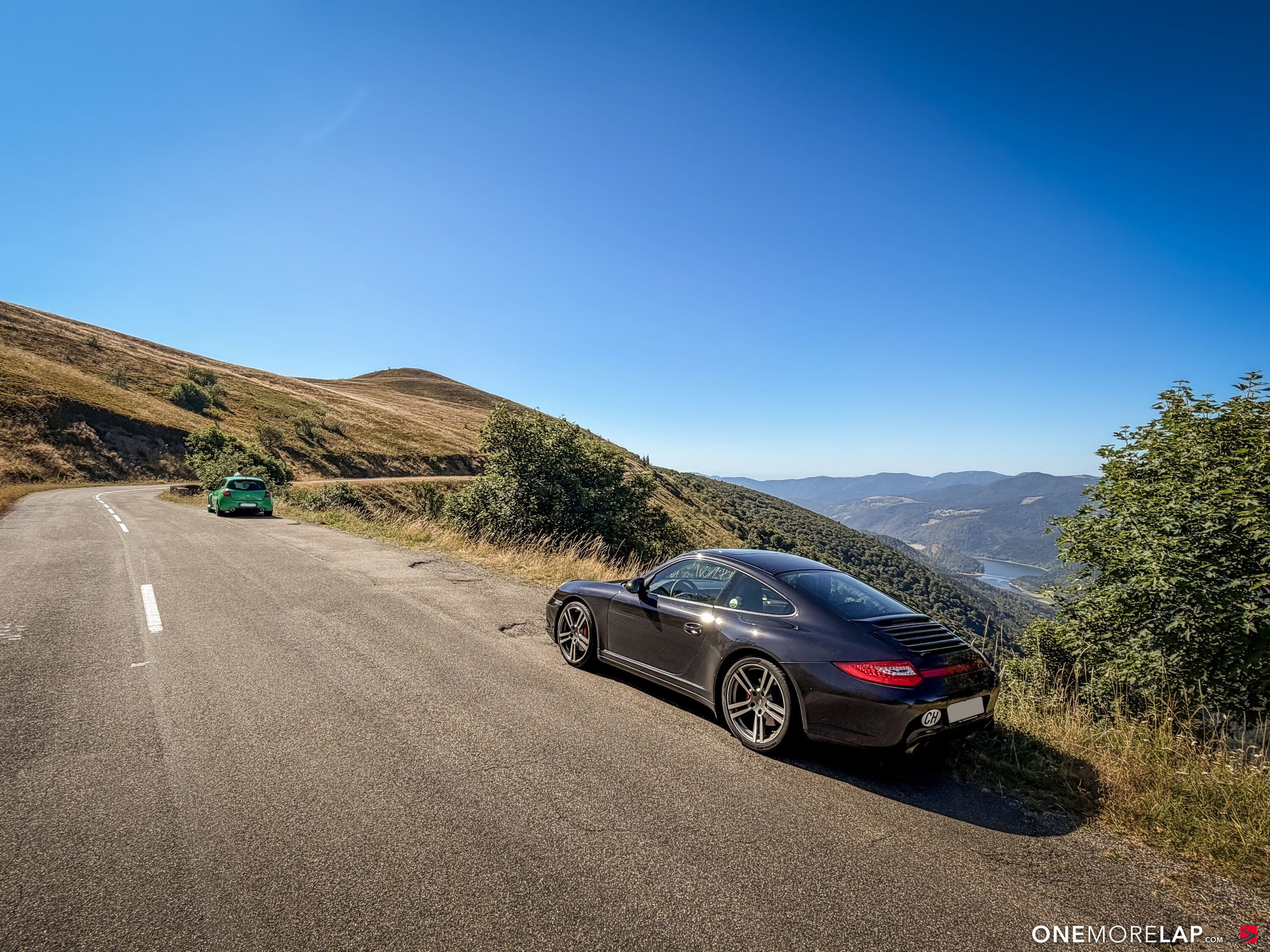 Zwei Sauger über die Route des Crêtes Porsche 997 2 Carrera 4S Handschalter Clio RSIMG 5502 5