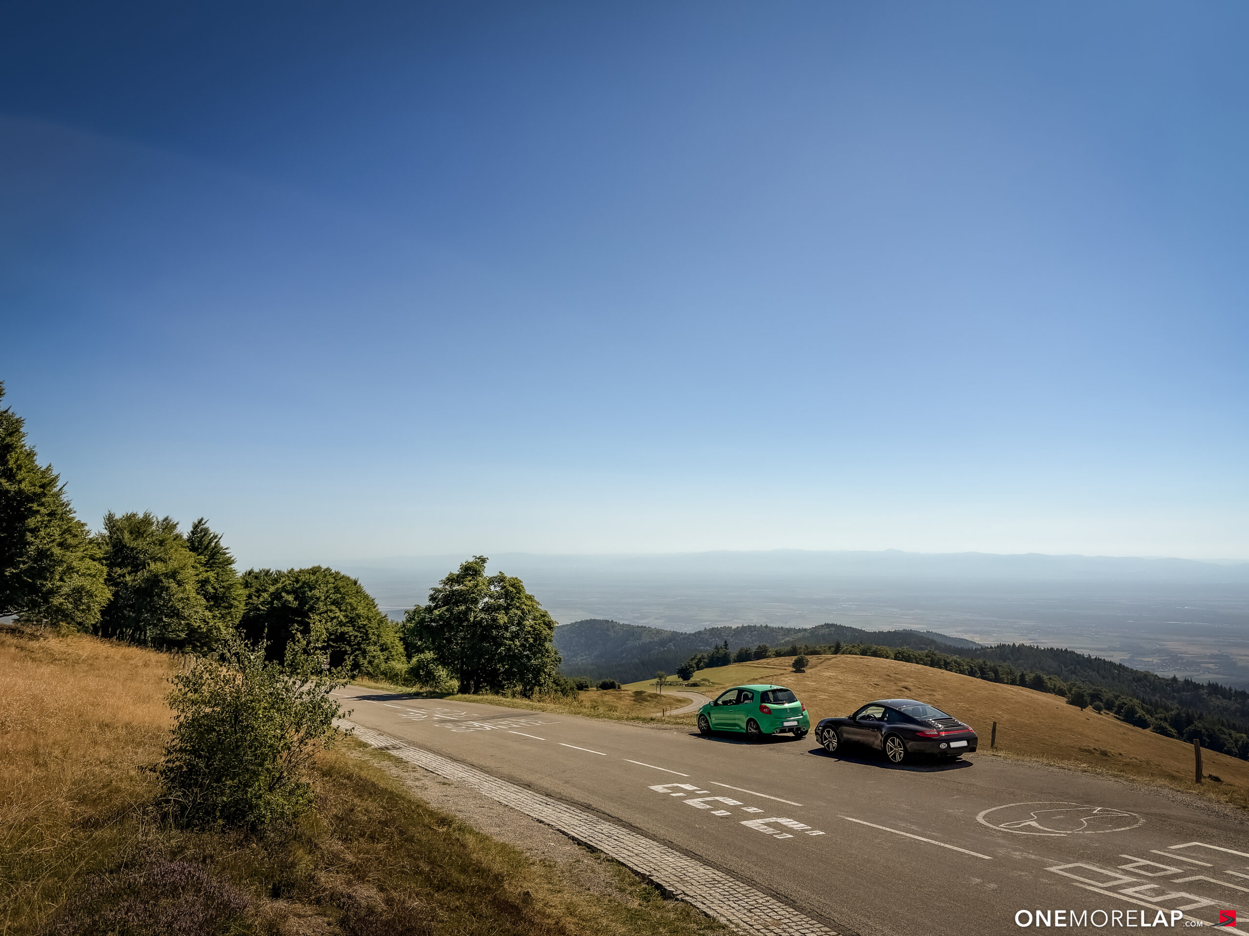 Zwei Sauger über die Route des Crêtes Porsche 997 2 Carrera 4S Handschalter Clio RSIMG 5510 7